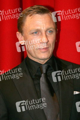 Daniel Craig