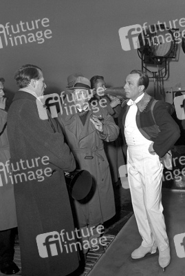 Géza von Cziffra (Mitte)