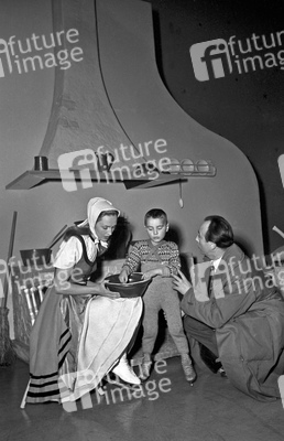 Géza von Cziffra mit Schauspielerin