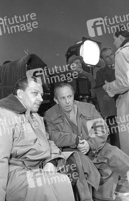 Géza von Cziffra (Mitte)