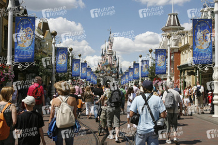 Main Street und Sleeping Beauty Castle
