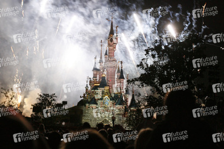 Feuerwerk am Sleeping Beauty Castle an der Central Plaza