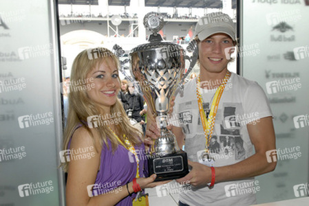 Katie Pfleghar, Raul Richter