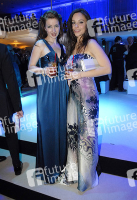 Loretta Stern, Mina Tander