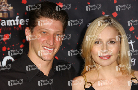 Josh Fineman, Elle Travis