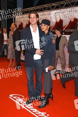 Thomas Heinze mit Begleitung