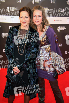 Charlotte Schwab, Lisa Martinek