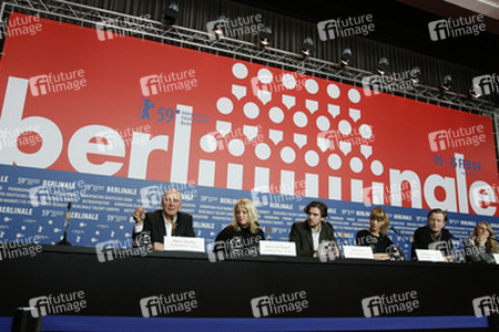 Hanns Zischler, Maria von Heland, Dan Stevens, Heike Makatsch, Kai Wessel, Judy Tossell