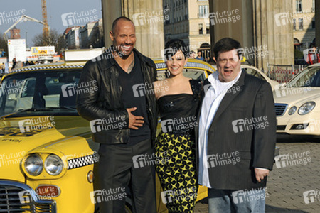Dwayne Johnson, Carla Gugino, Andy Fickman