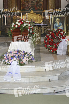 Sarg von Heidi Kabel