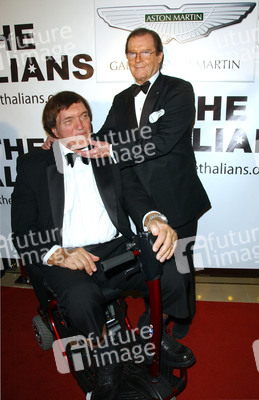 Richard Kiel, Roger Moore