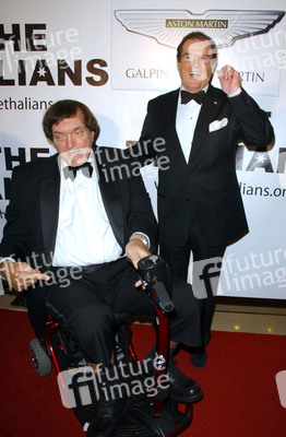 Richard Kiel, Roger Moore