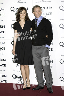 Olga Kurylenko, Daniel Craig