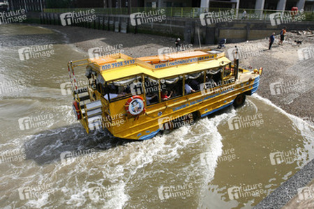 Amphibien Fahrzeug