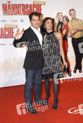 Bülent Sharif mit Freundin Emire Özyrek