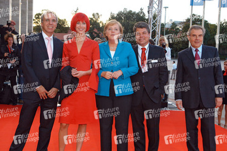Angela Merkel, Miss IFA, IFA Mitarbeiter