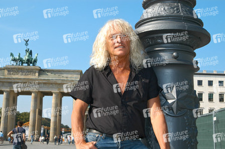 János Kóbor (Omega)