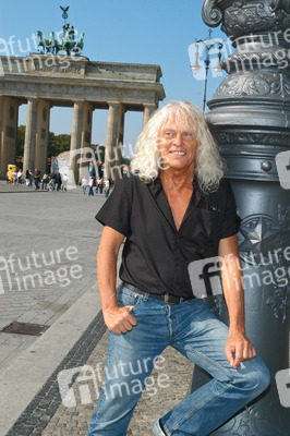 János Kóbor (Omega)