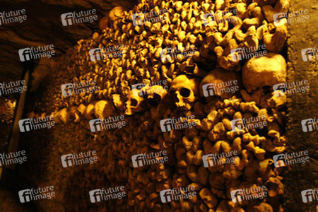 Katakomben von Paris / Catacombes de Paris