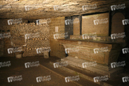 Katakomben von Paris / Catacombes de Paris