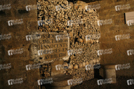 Katakomben von Paris / Catacombes de Paris