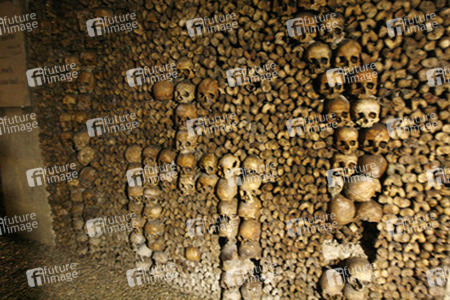 Katakomben von Paris / Catacombes de Paris