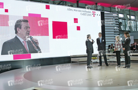 Gerhard Schröder, Kai-Uwe Ricke, Doris Schröder-Köpf