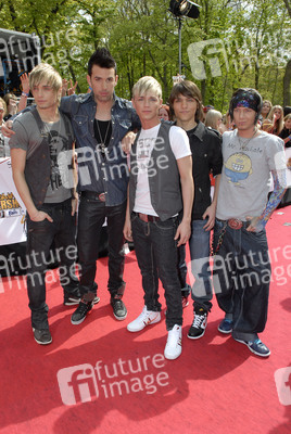 Richie Stringini, Jay Khan, Chris Watrin, Vince Thomas, Izzy Gallegos