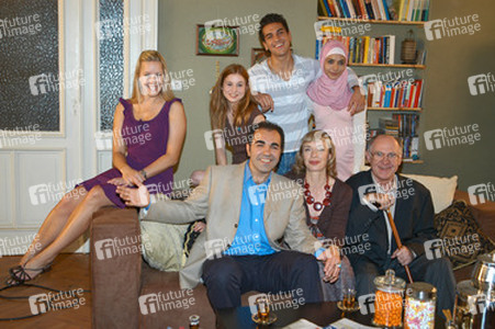 Katharine Kaali, Josefine Preuss, Elyas M'Barek, Pegah Ferydoni, Adnan Maral, Anna Stieblich, Carl Heinz Choynski