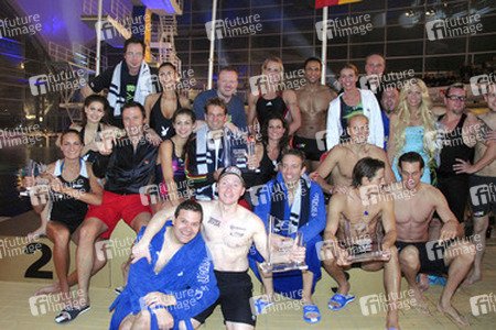 Stefan Raab und die Teilnehmer vom Turmspringen 2007