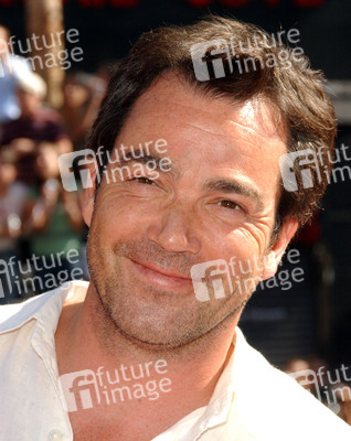 Jon Tenney
