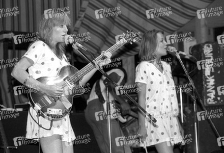 Tina Weymouth, Laura Weymouth