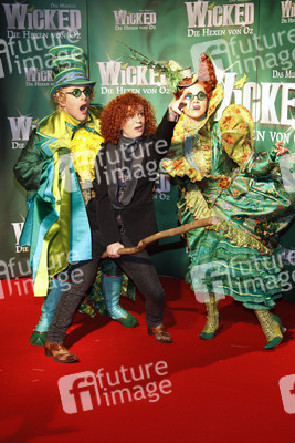 Lucy Diakowska (No Angels) mit Cast