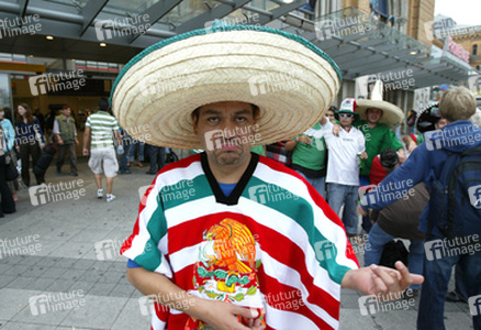 Fans aus Mexiko vor dem Hauptbahnhof