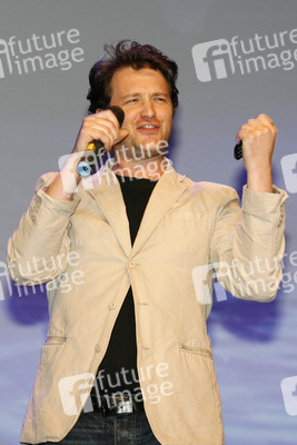 Jonathan M. Woodward