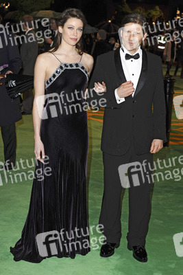 Crispin Glover mit Begleitung