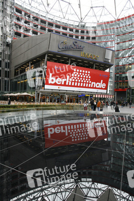 Berlinale Werbung am CineStar Kino im Sony Center
