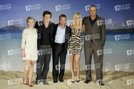 Kristen Bell, Jason Bateman, Peter Billingsley, Malin Akerman, Vince Vaughn