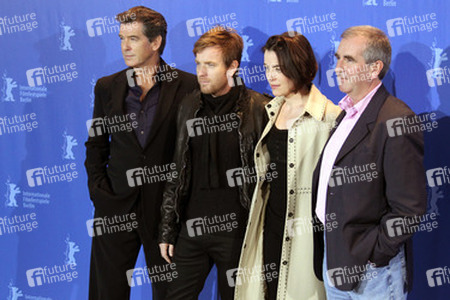 Pierce Brosnan, Ewan McGregor, Olivia Williams, Robert Harris