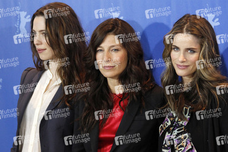 Rebecca Hall, Catherine Keener, Amanda Peet
