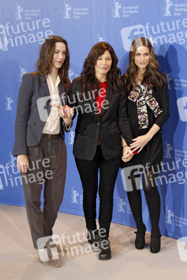 Rebecca Hall, Catherine Keener, Amanda Peet