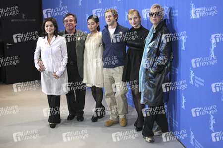 Hannelore Elsner, Elmar Wepper, Aya Irizuki, Maximilina Brückner, Nadja Uhl, Doris Dörrie