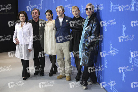 Hannelore Elsner, Elmar Wepper, Aya Irizuki, Maximilina Brückner, Nadja Uhl, Doris Dörrie