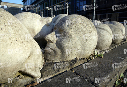 Kopfsteinpflaster von Timm Ulrichs