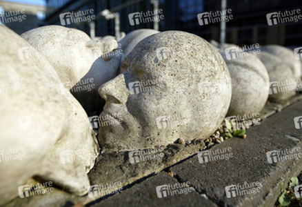 Kopfsteinpflaster von Timm Ulrichs