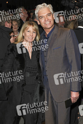 Phillip Schofield mit Begleitung