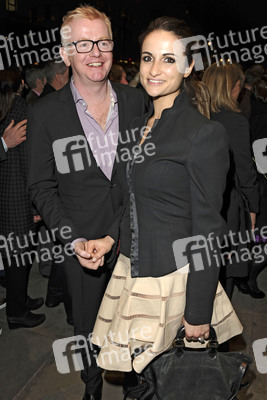 Chris Evans mit Begleitung