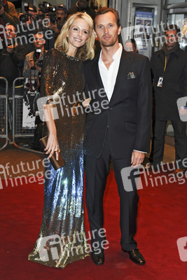 Monet Mazur, Alex De Rakoff