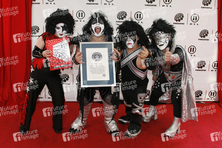 Terra Jole - Mini Paulina, Joseph James Fatale - Mini Gene, Travis Ellis - Mini Peter, Wilbur Mullet - Mini Ace