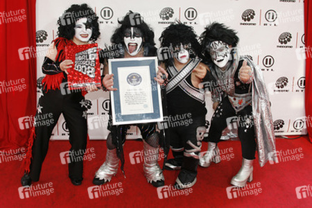 Terra Jole - Mini Paulina, Joseph James Fatale - Mini Gene, Travis Ellis - Mini Peter, Wilbur Mullet - Mini Ace